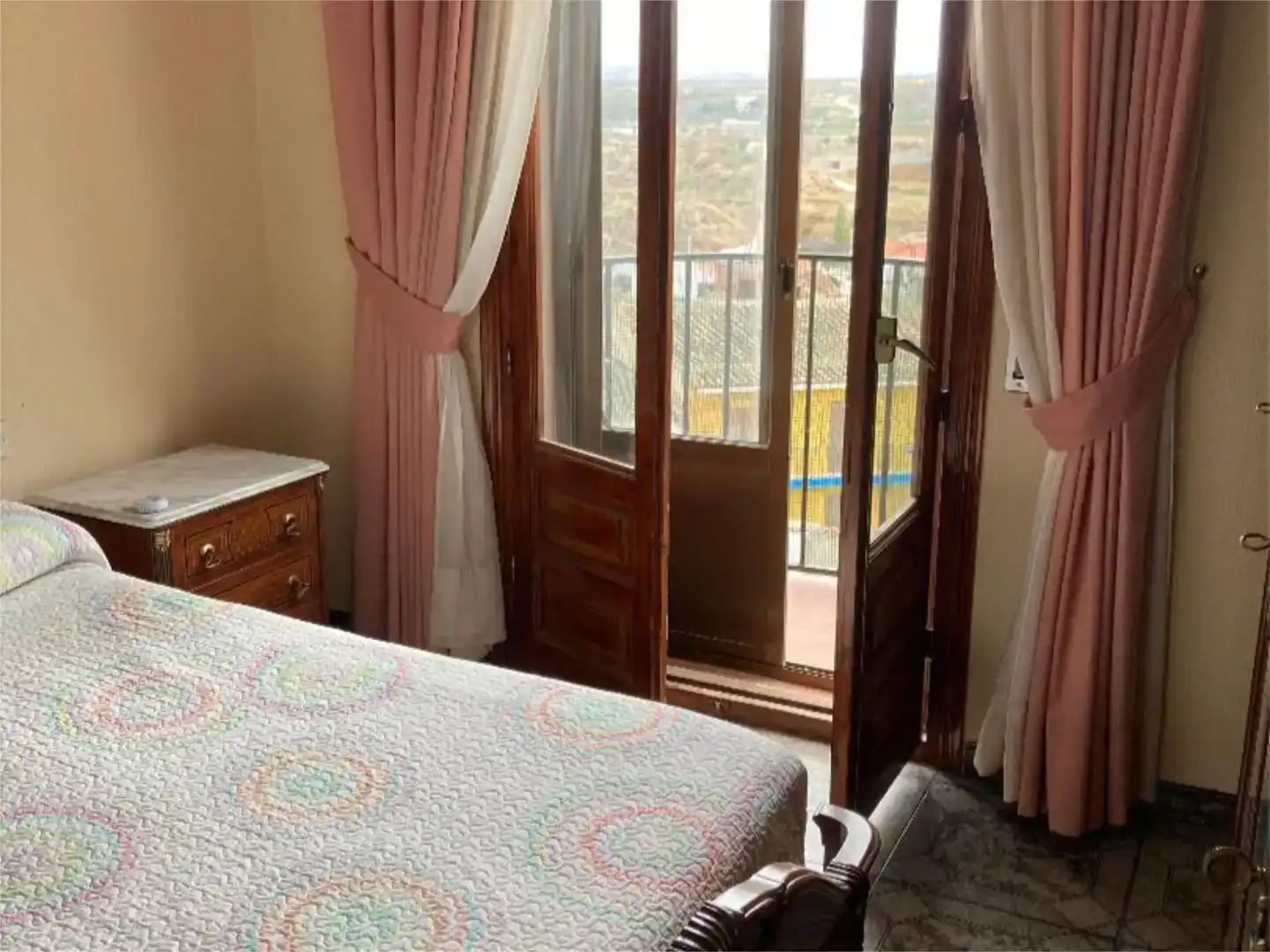 Habitación de Piso en venta en Caniles con Amueblado y Balcón