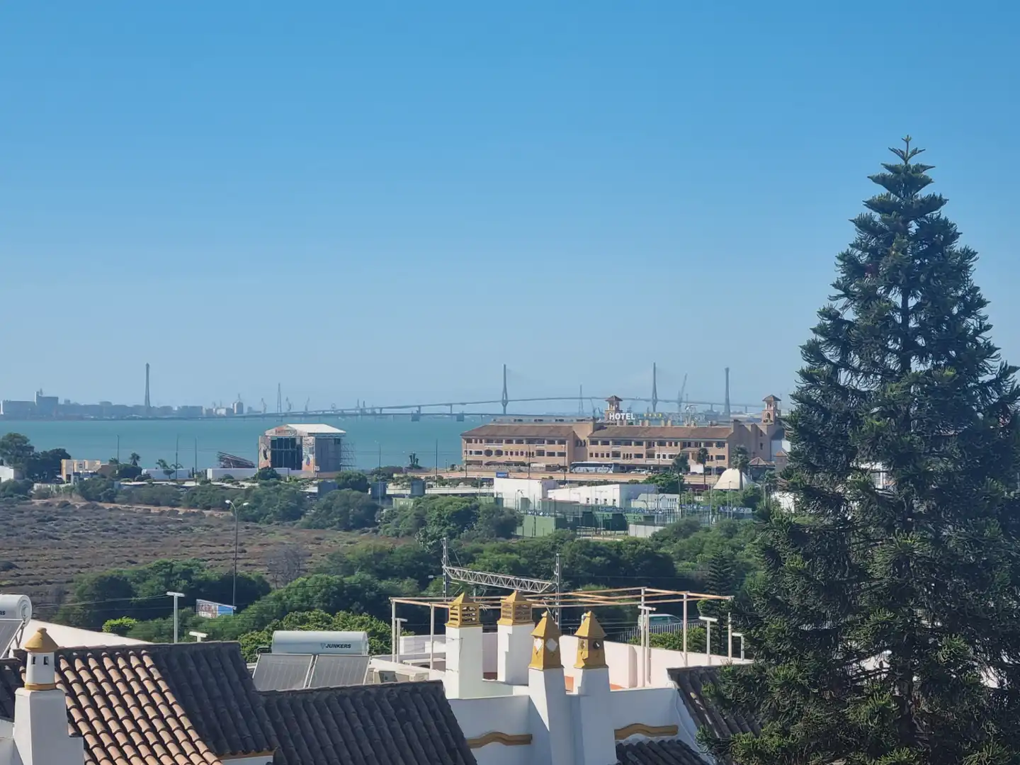 Vista exterior de Casa adosada de alquiler en San Fernando con Aire acondicionado, Calefacción y Jardín privado