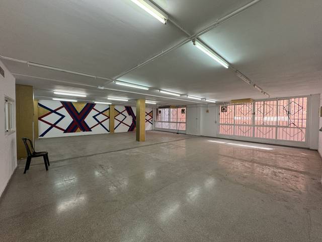 Nave industrial en Venta en Passatge Can Polític en Centre