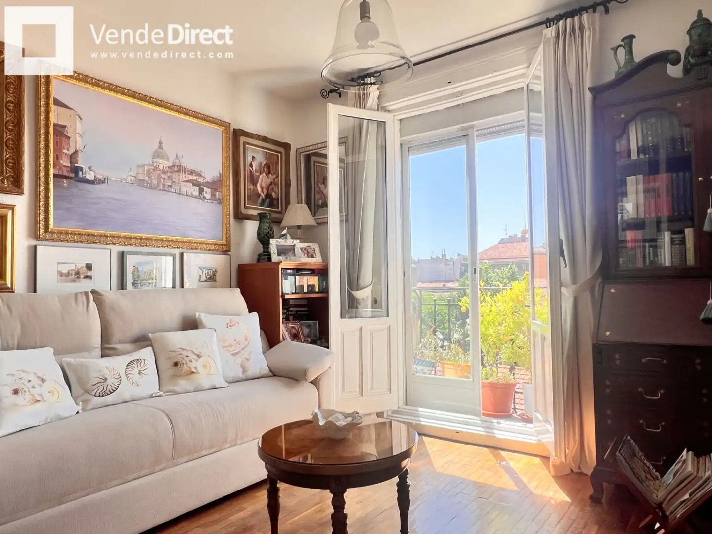 Sala de estar de Piso en venta en Madrid con Trastero, Amueblado y Balcón
