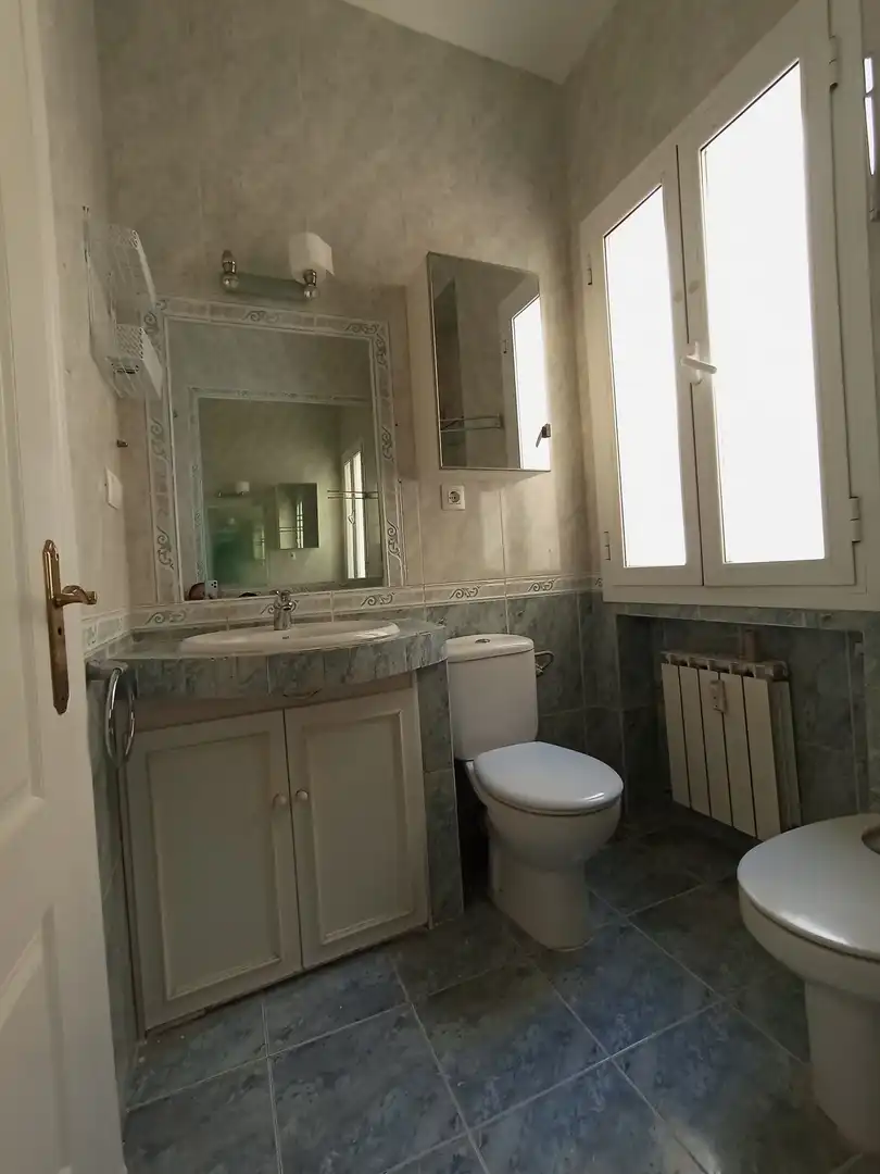 Baño de Piso de alquiler en Madrid con Aire acondicionado, Calefacción y Parquet