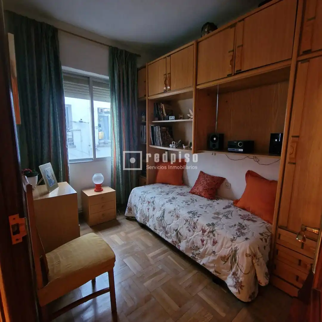 Bedroom of Flat for sale in Madrid  with Heating and Parquet flooring
