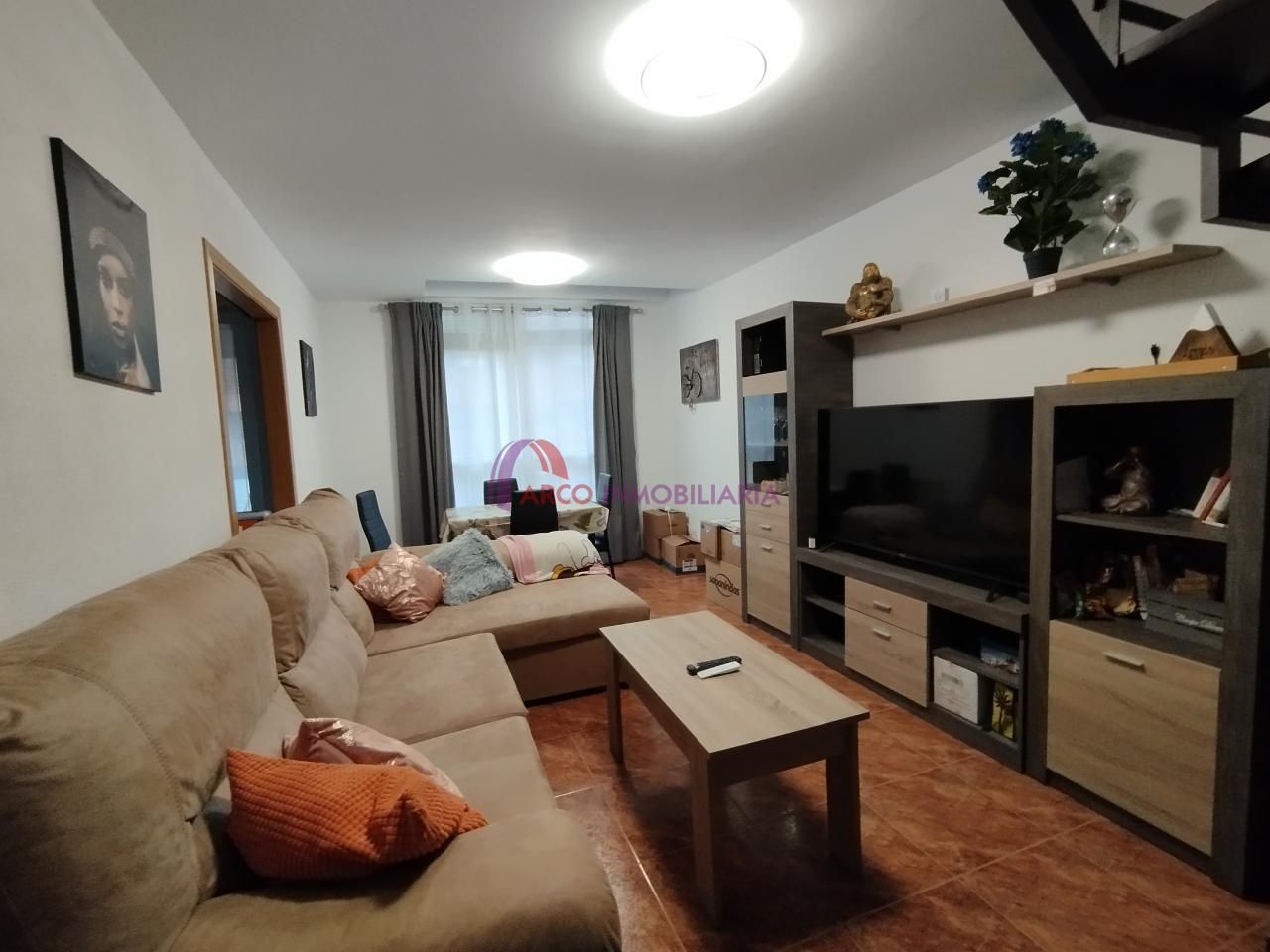 Sala d'estar de Dúplex en venda en Burgos Capital amb Calefacció, Parquet i Terrassa