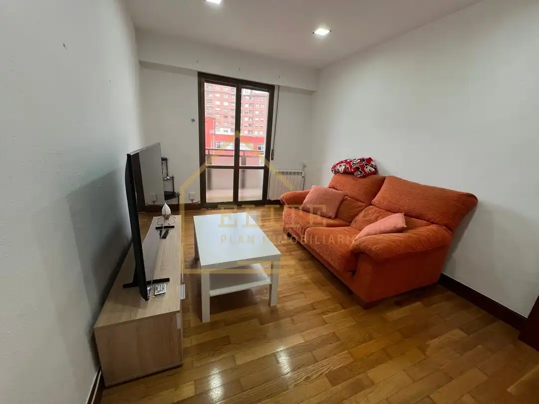 Sala de estar de Piso en venta en Santurtzi  con Calefacción, Trastero y Balcón