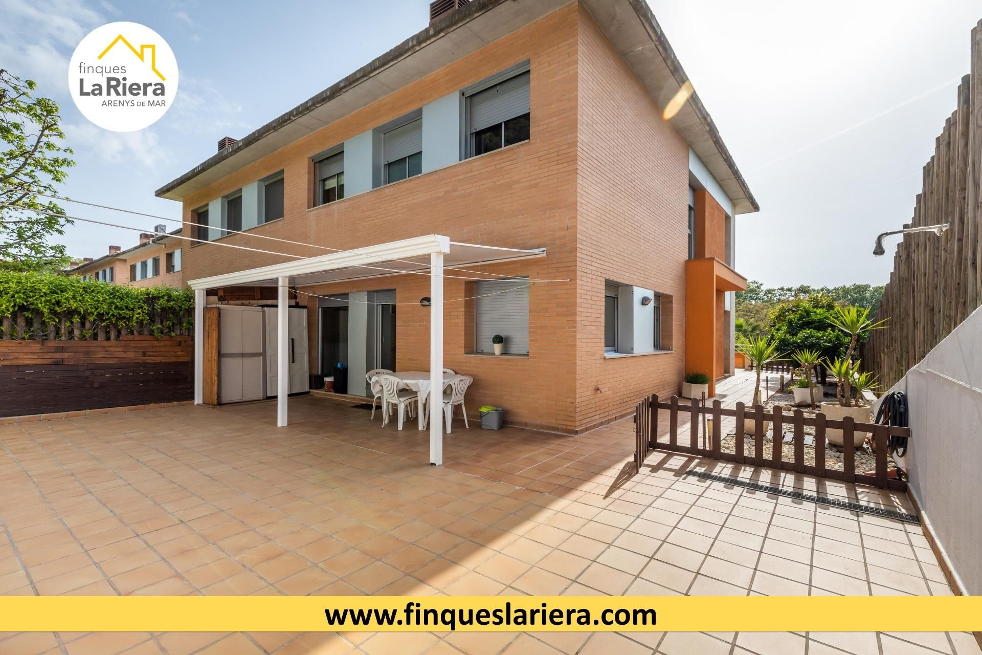 Exterior view of House or chalet for sale in Arenys de Munt  with Air Conditioner, Heating and Private garden