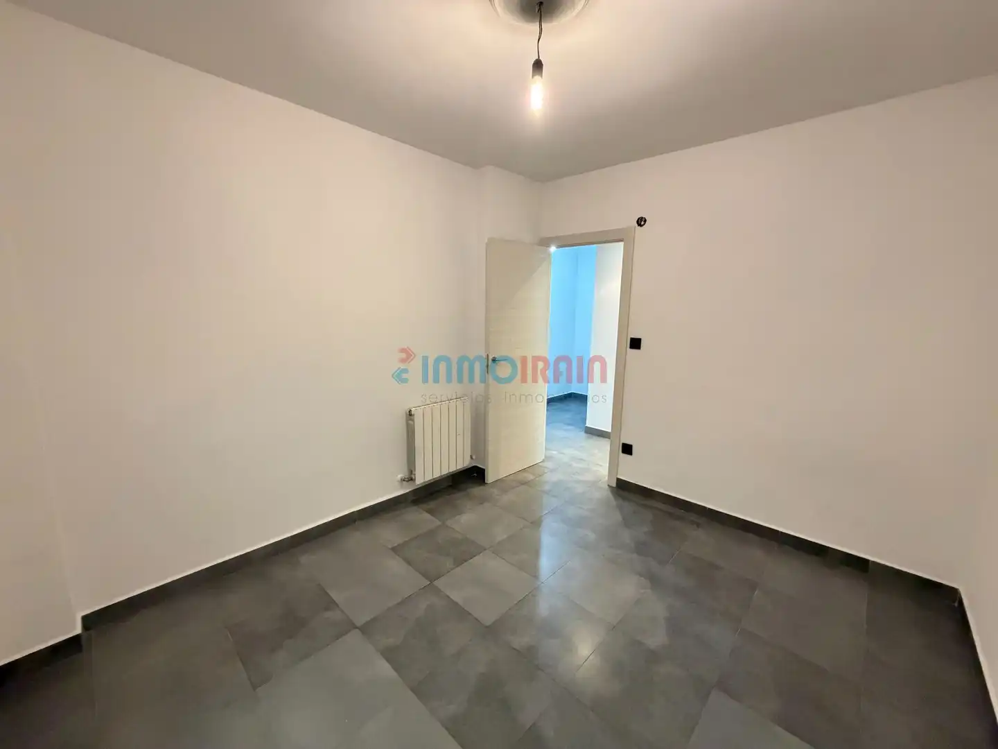 Schlafzimmer von Wohnung zum Verkauf in Zumarraga mit Heizung