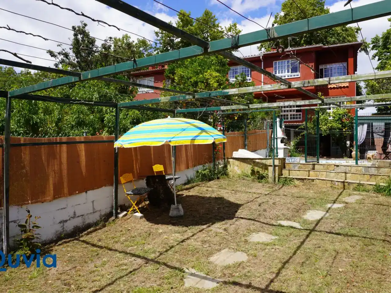 Jardí de Pis per a compartir en Oleiros amb Jardí privat, Parquet i Traster