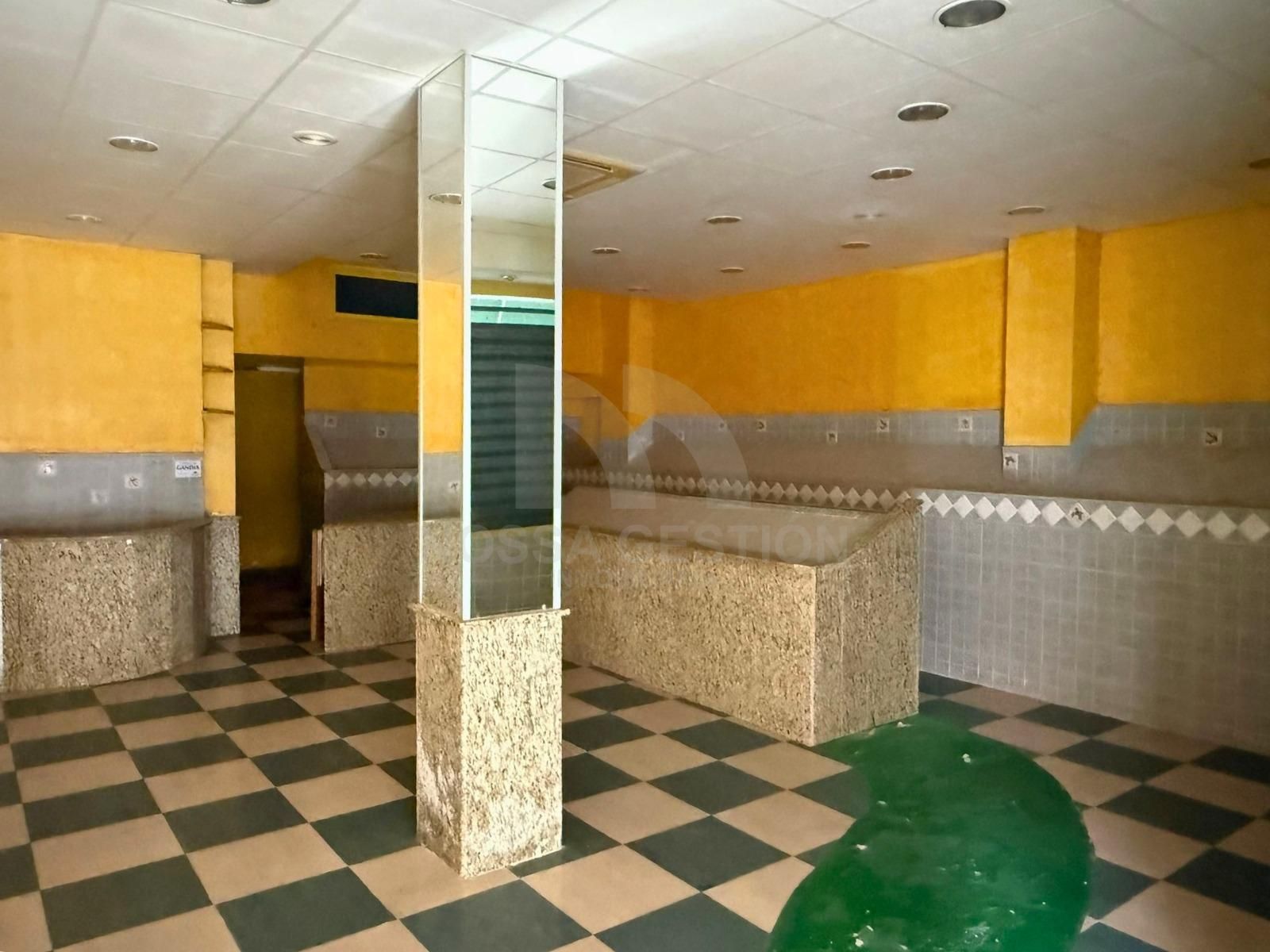 Premises for sale in Gandia  with Air Conditioner