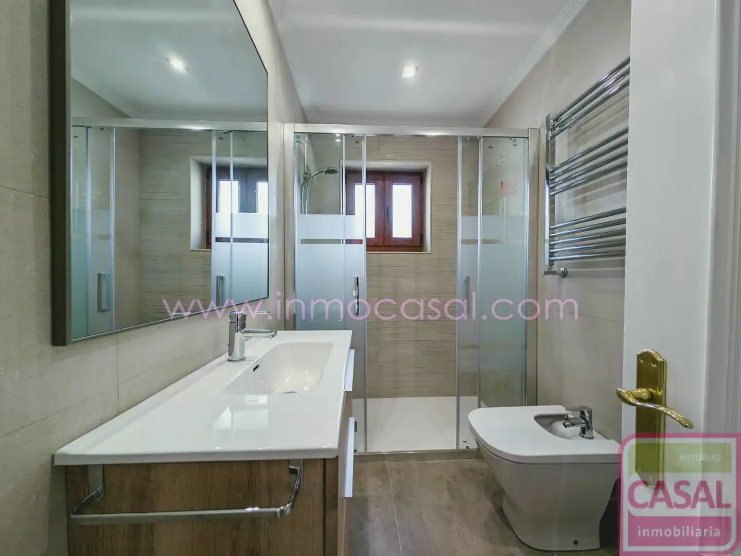 Bathroom of Houses for sale in Siero  with Heating, Terrace and Furnished