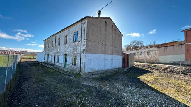 Casa-chalet en Venta en Lugar los Cascajos, 180 en Universidad - Las Huelgas