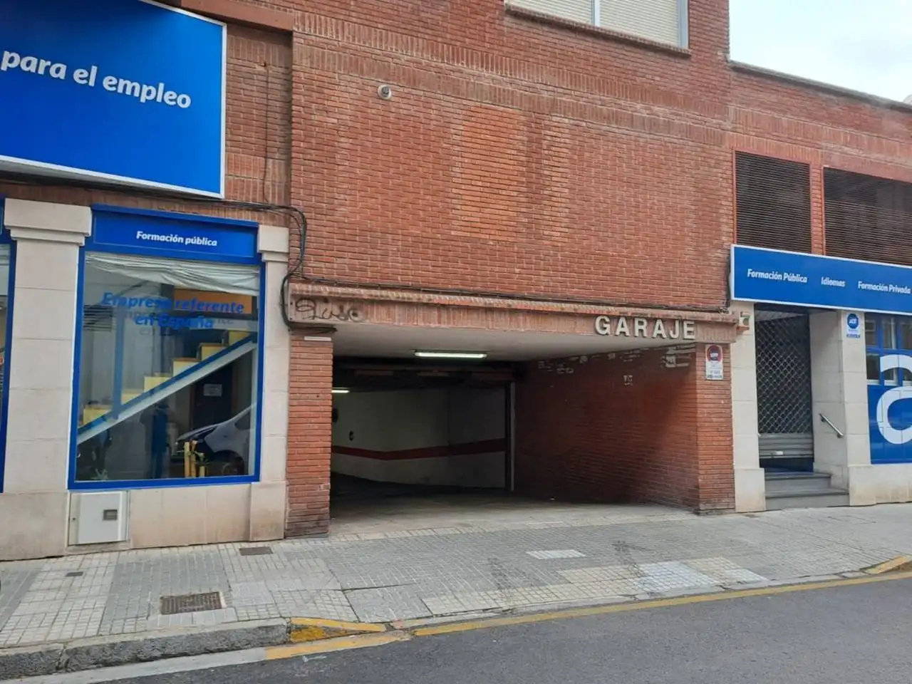 Aparcament amb ascensor en venda a Calle Petronila Casado