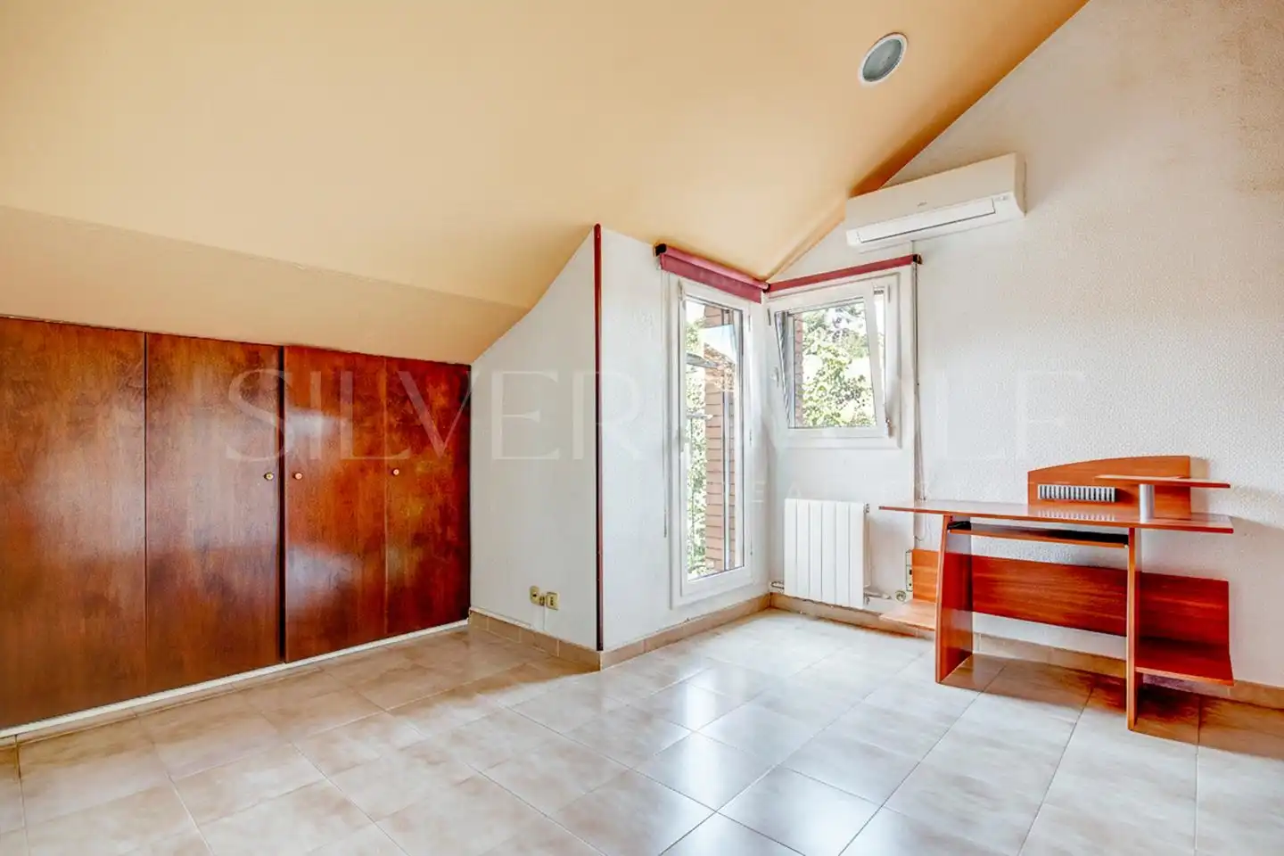 Dormitori de Casa o xalet en venda en Corbera de Llobregat amb Aire condicionat, Calefacció i Jardí privat
