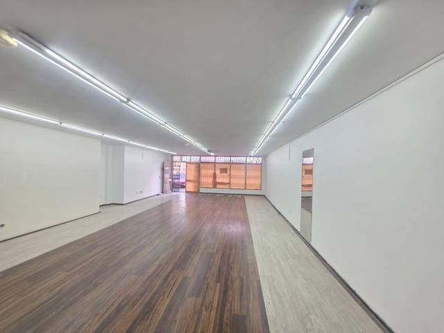 Local comercial en Alquiler en Avenida Doctor Emilio Luque Moreno en Centro