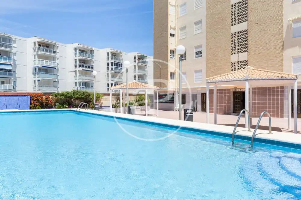 Piscina de Pis de lloguer en Valencia amb Aire condicionat, Calefacció i Terrassa