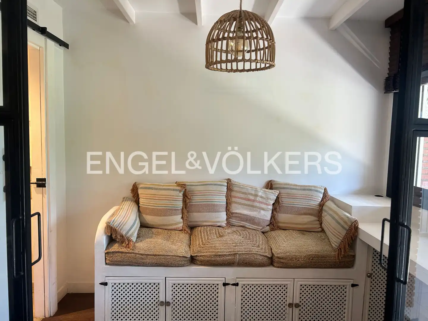 Sala de estar de Apartamento de alquiler en Sant Cugat del Vallès con Aire acondicionado, Calefacción y Parquet