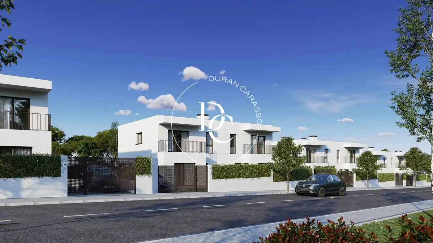 Casa con jardín en venta en Carrer Duesaigües 65
