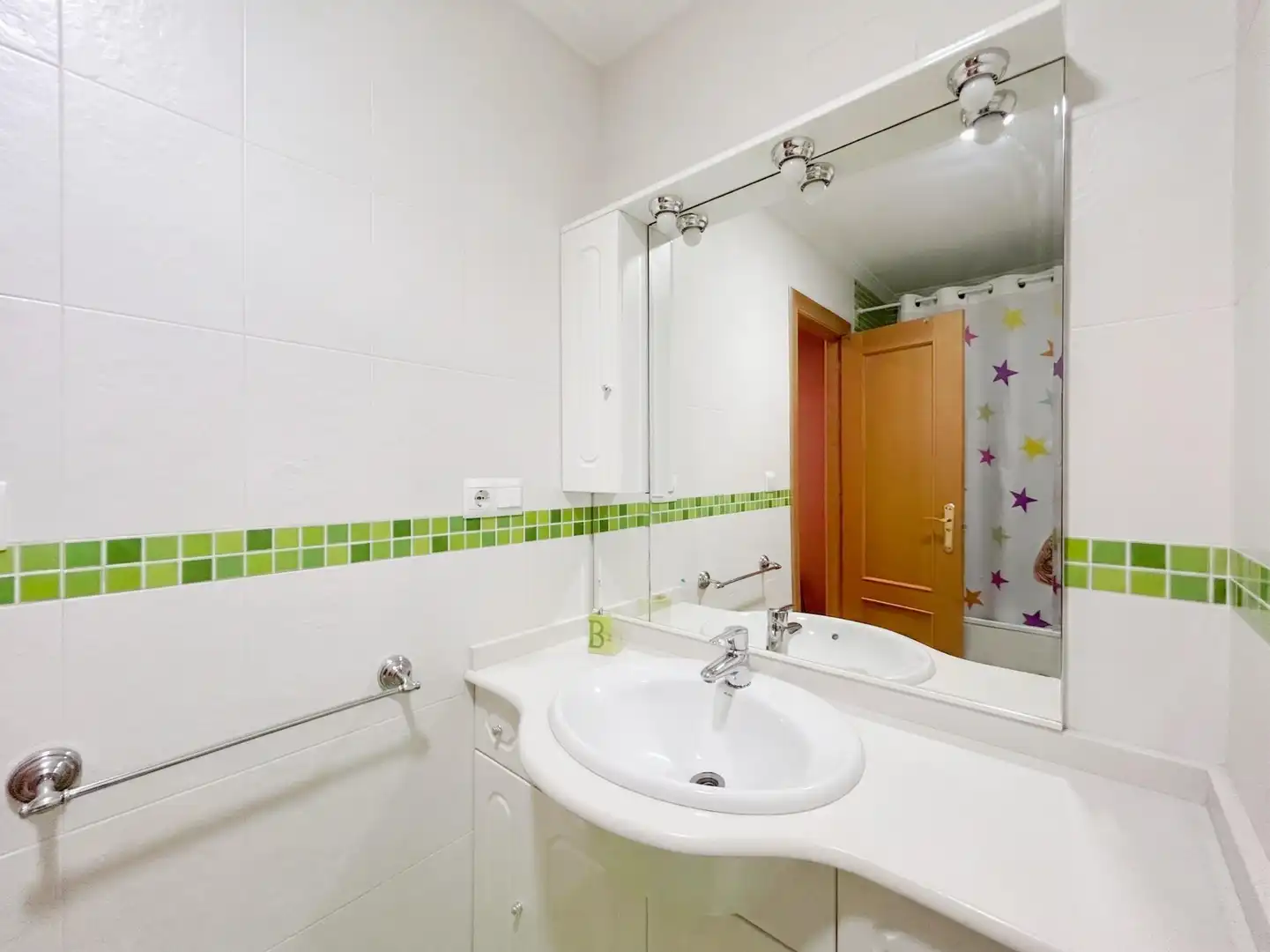 Bathroom of Flat for rent in Novelda  with Alarm