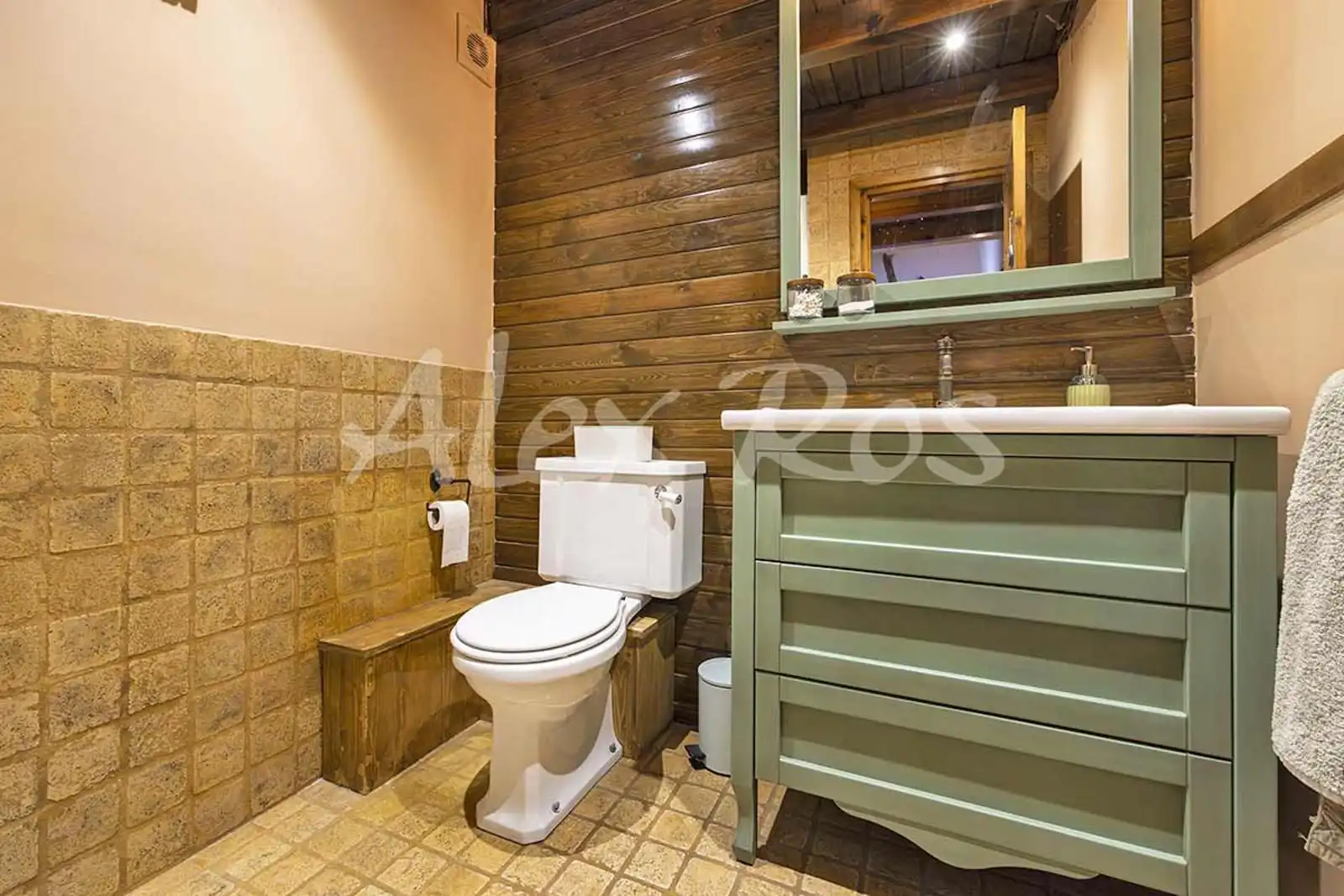 Bathroom of Houses for sale in Urús  with Heating, Private garden and Terrace