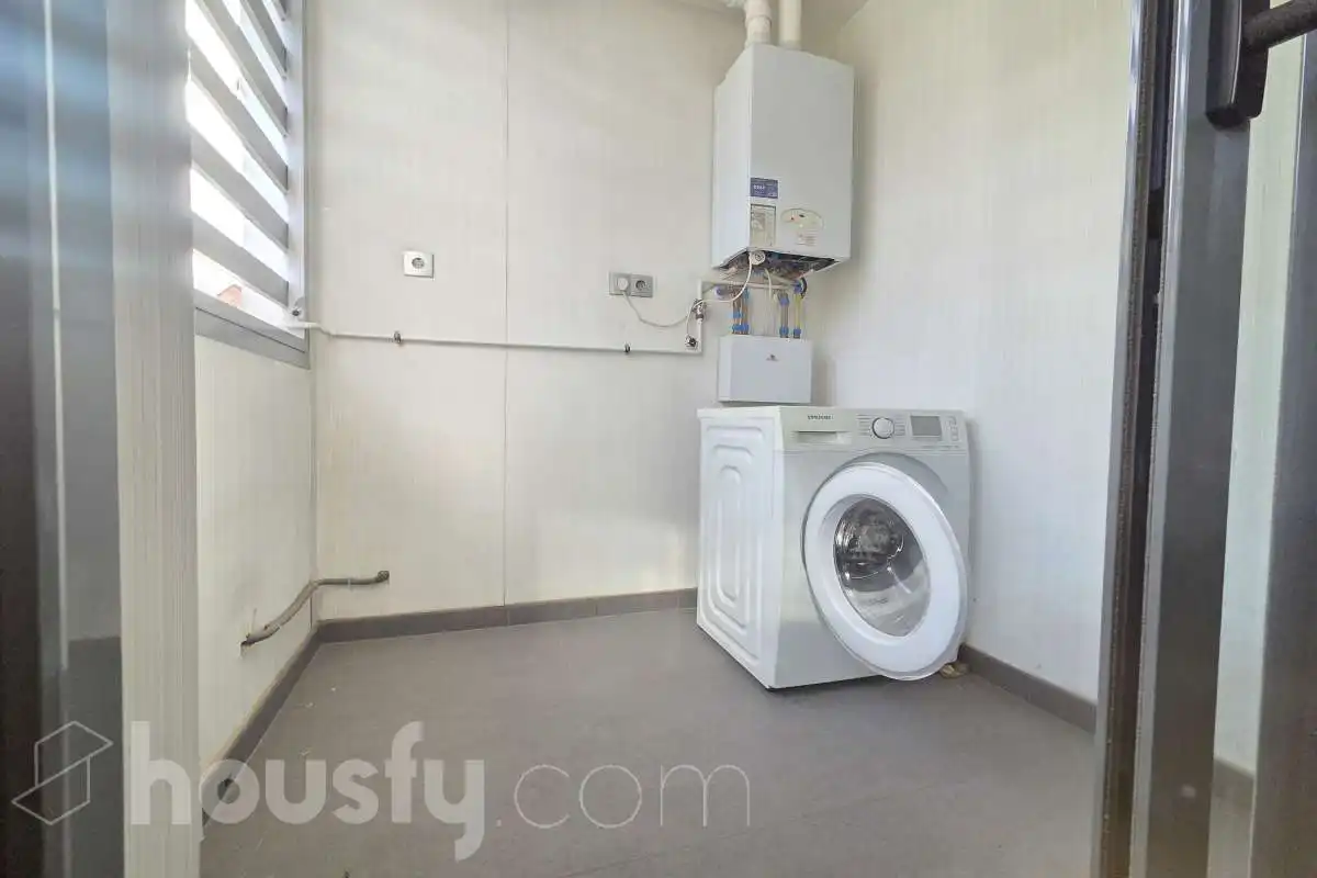 Exterior view of Flat for rent in Madrid  with Air Conditioner, Heating and Storage room