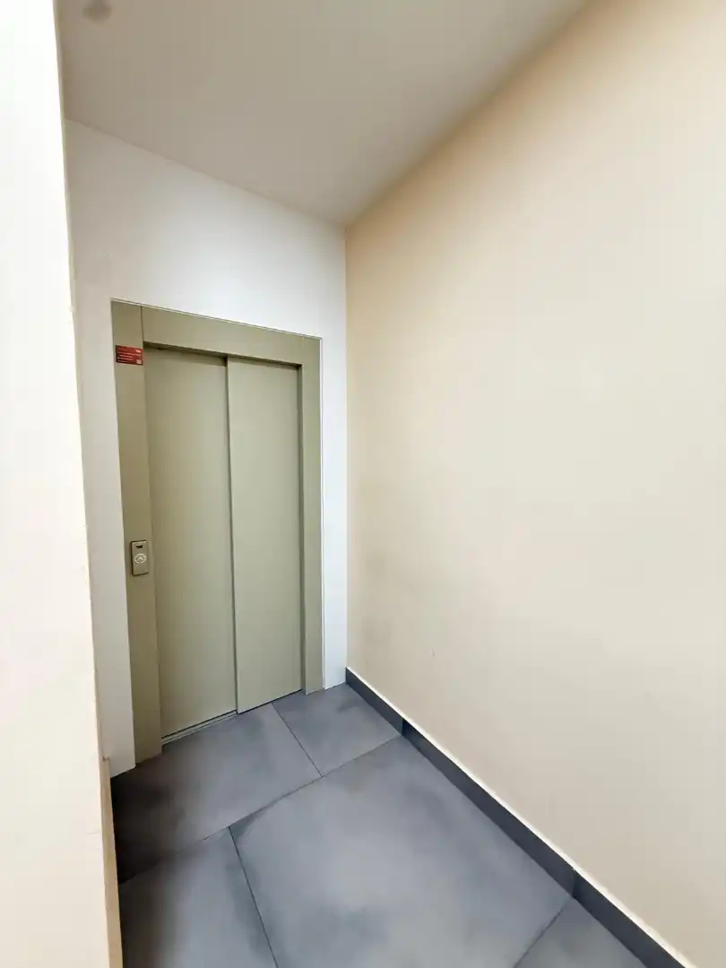 Flat for sale in Madrid  with Air Conditioner and Heating