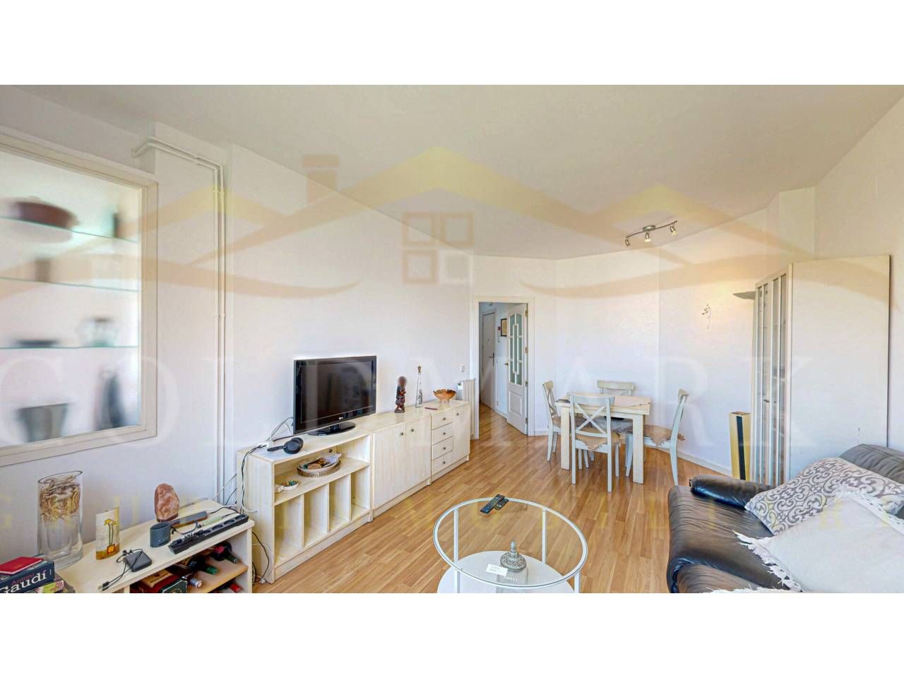 Living room of Flat for sale in  Barcelona Capital  with Heating, Parquet flooring and Terrace