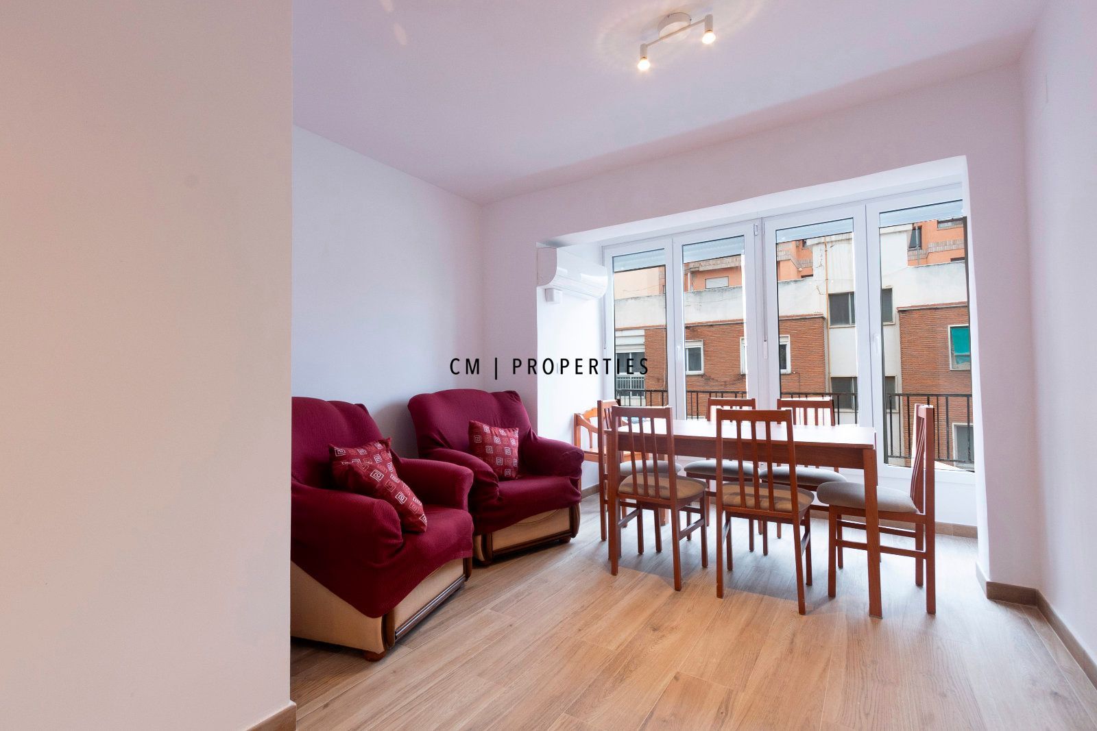 Comedor de Piso de alquiler en  Valencia Capital con Aire acondicionado, Calefacción y Terraza