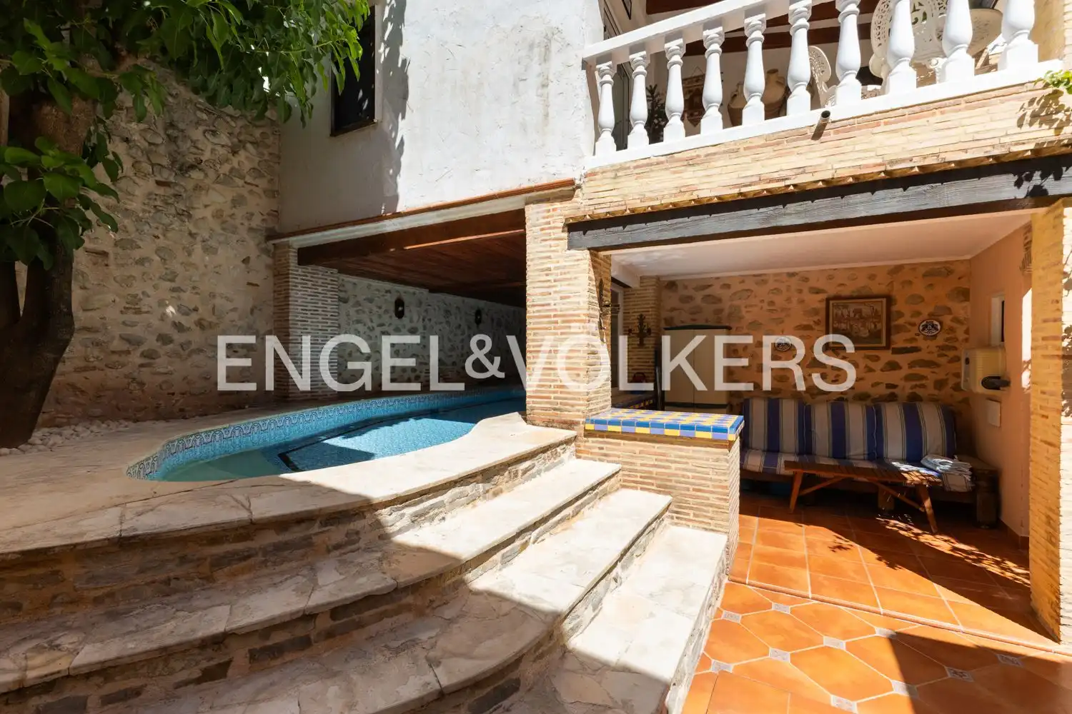 Maison mitoyenne avec terrasse à vendre à Almoines