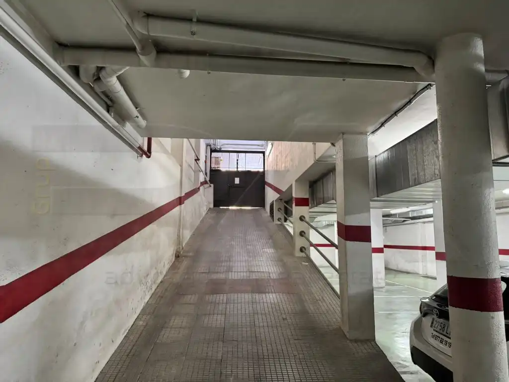 Individual en venta en Calle Enric D'Osso 2