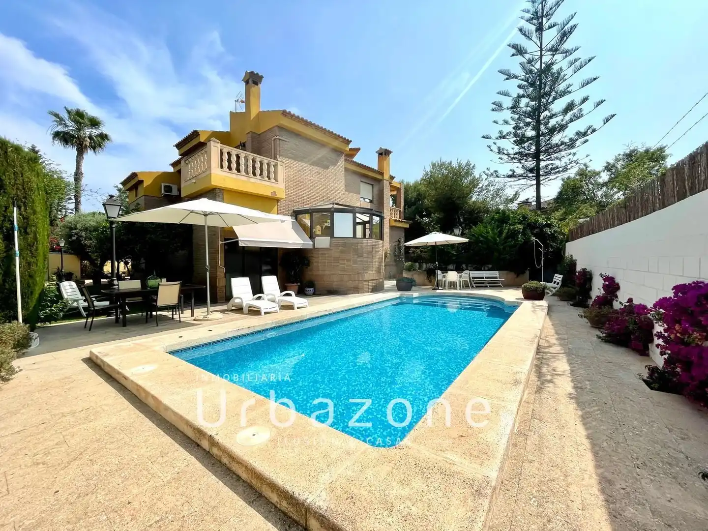 Casa con piscina en venta en Almajada - Ravel