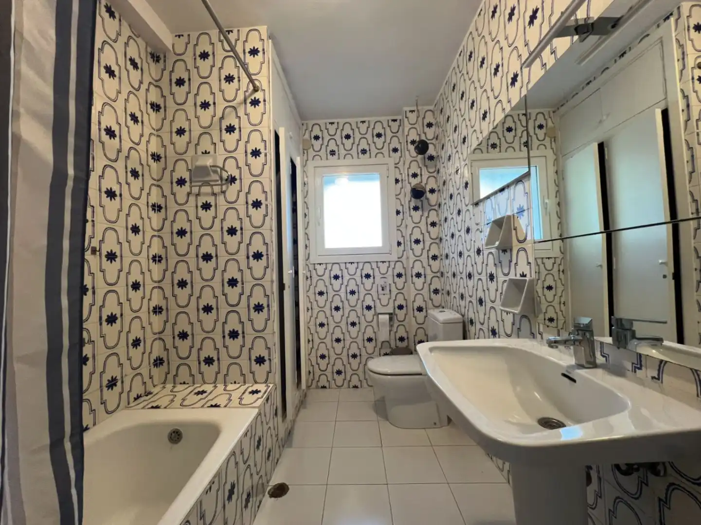 Bany de Casa o xalet en venda en Pedreguer amb Jardí privat, Terrassa i Piscina