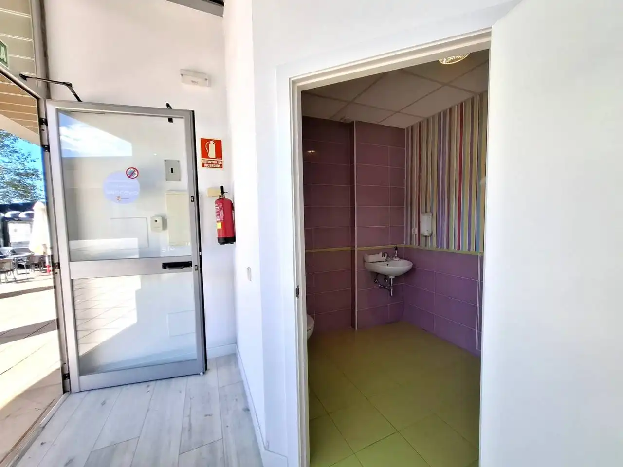 Baño de Local de alquiler en Arroyomolinos (Madrid) con Alarma
