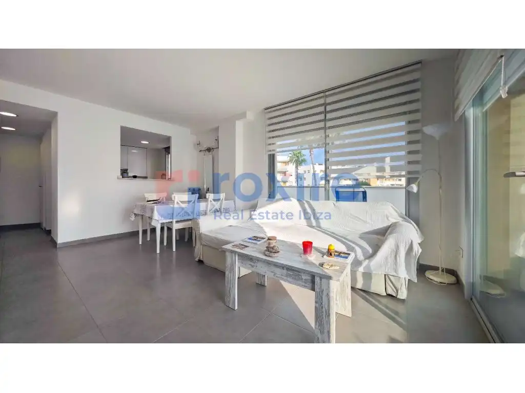 Außenansicht von Wohnung zur Miete in Sant Josep de sa Talaia mit Klimaanlage, Heizung und Terrasse
