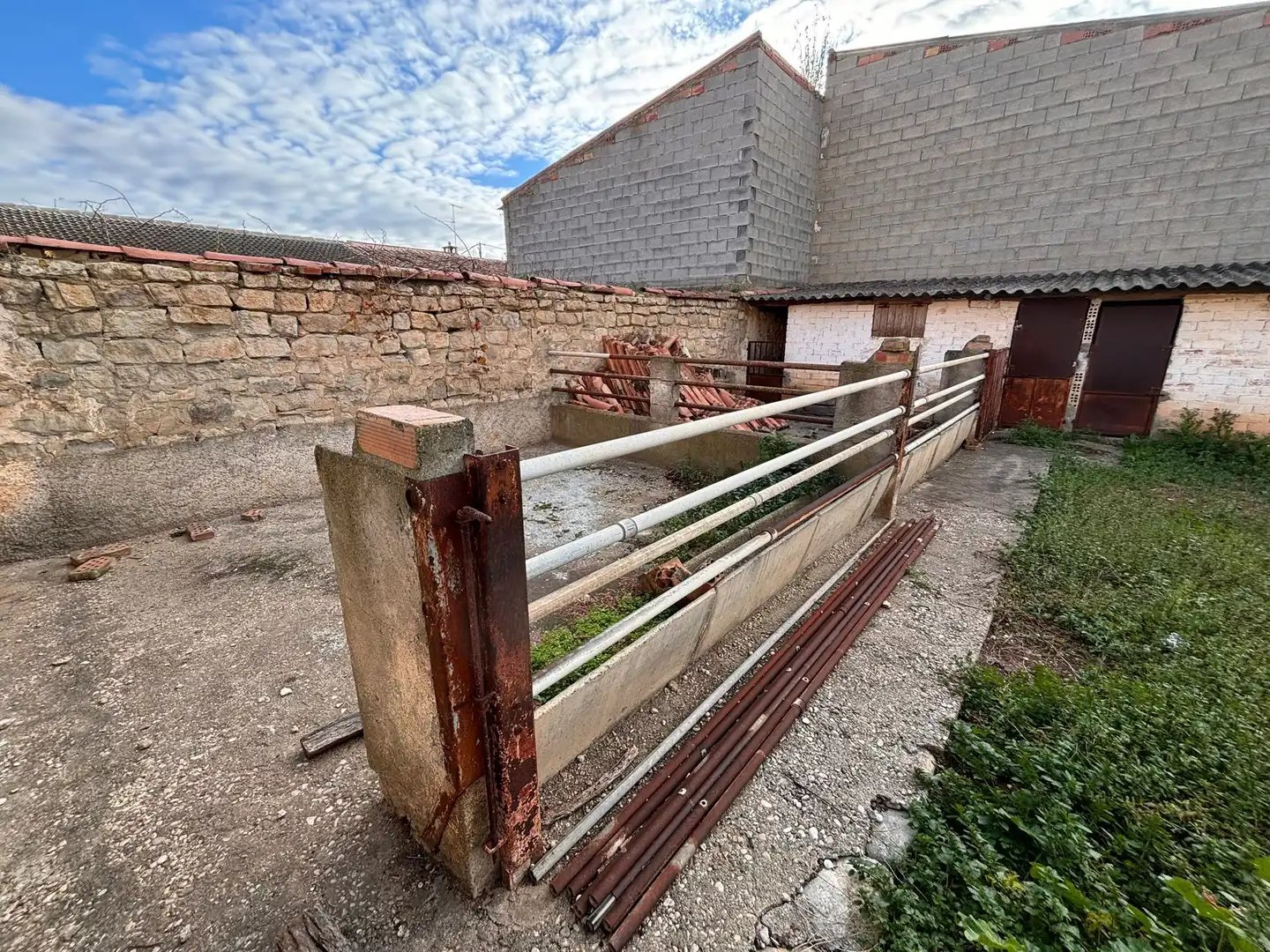 Exterior view of Country homes for sale in Sariñena