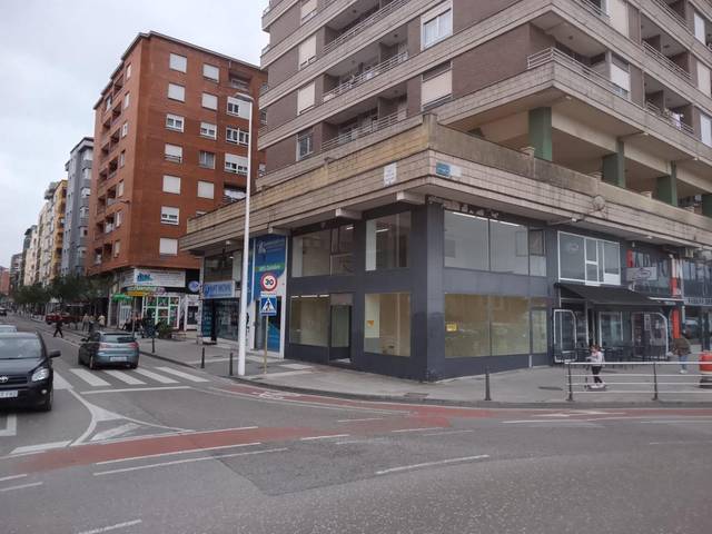Local comercial en Alquiler en El Parque - Zapatón