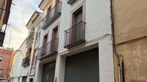 Gran casa con bajo comercial.