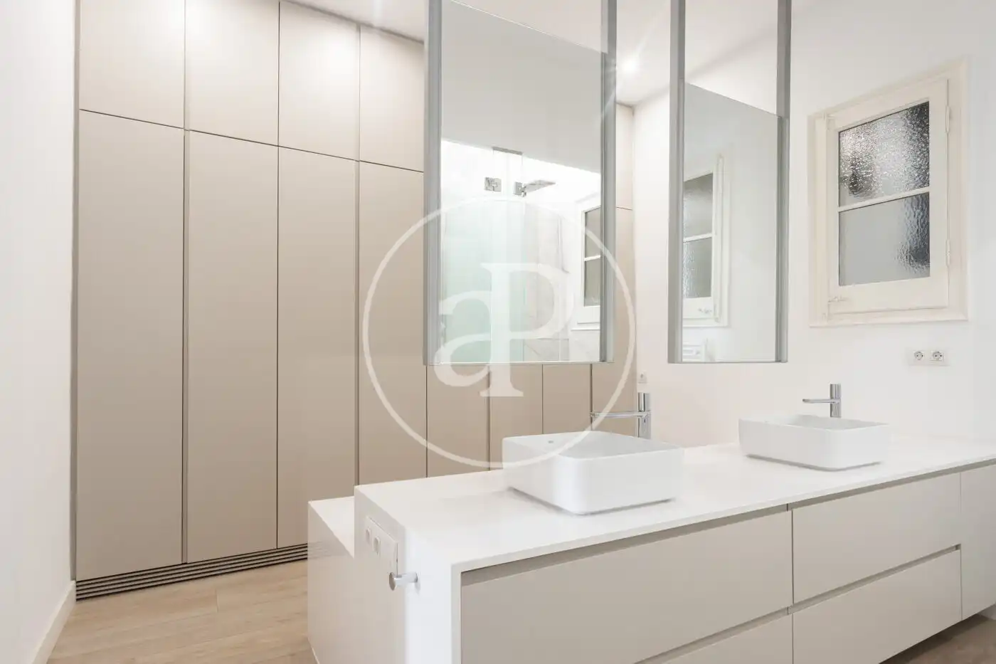Flat with terrace to rent in C/ de Provença, imagen 9
