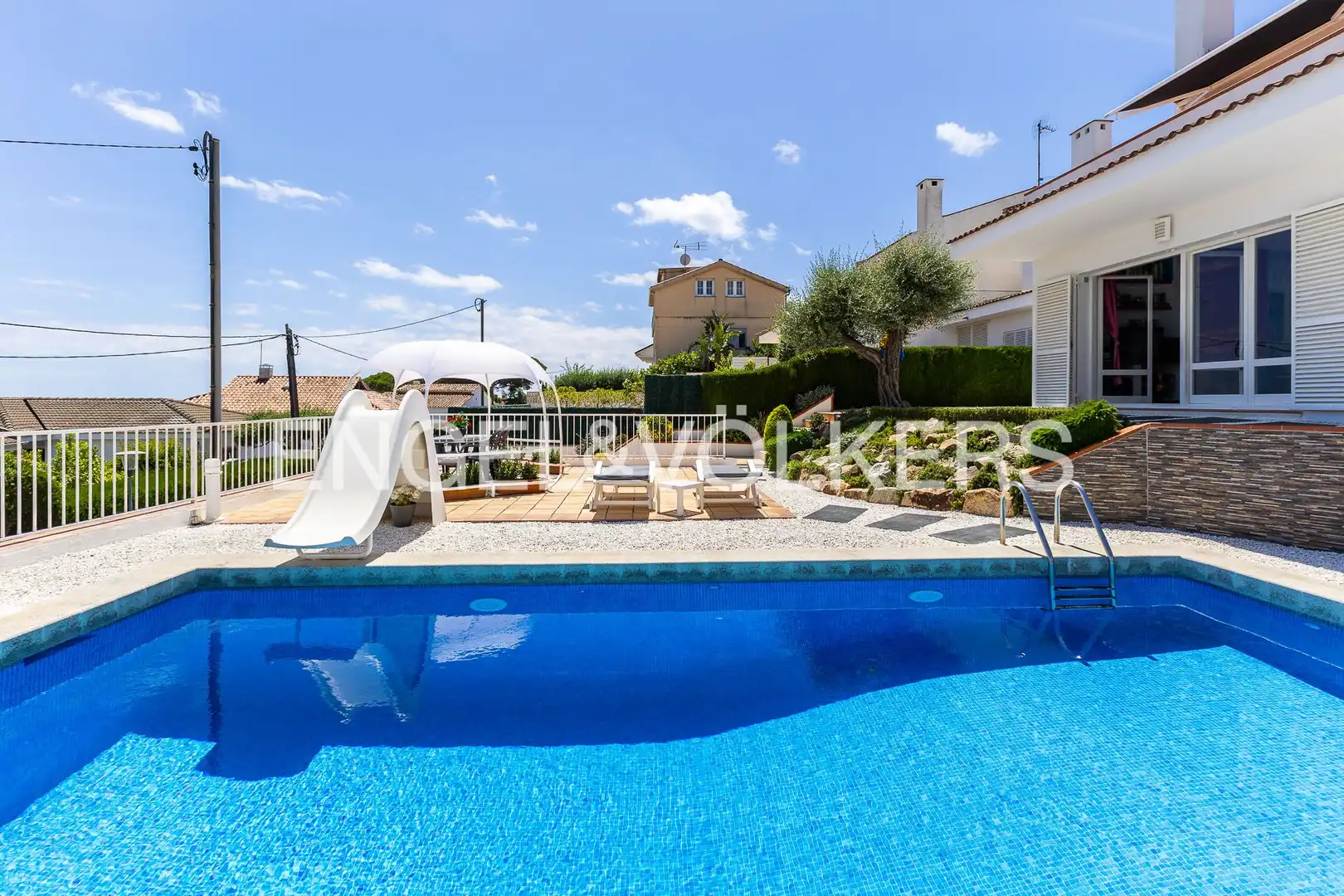 Piscina de Casa adosada en venda en Sant Pol de Mar amb Calefacció, Jardí privat i Traster
