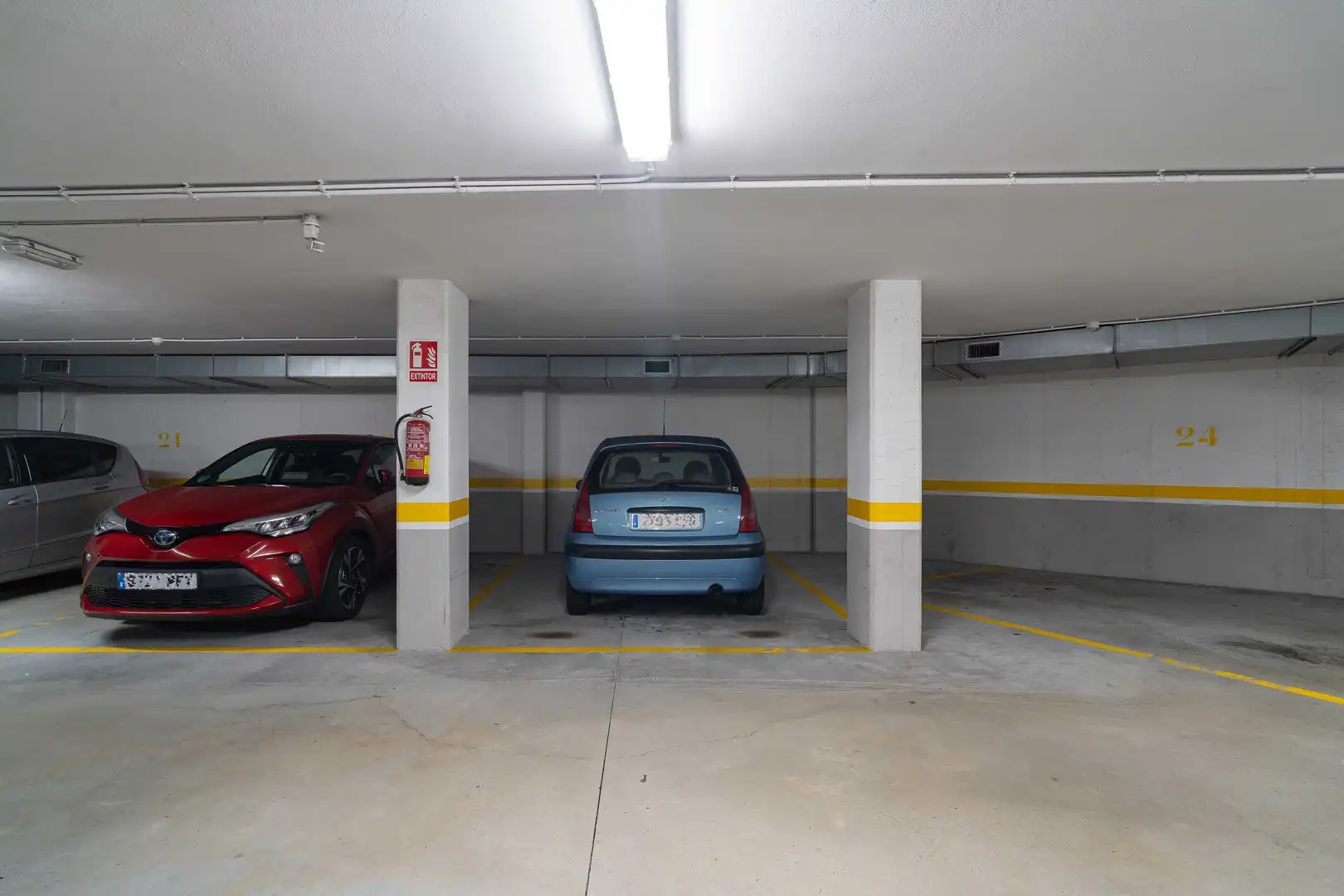 Aparcament de Pis en venda en A Coruña Capital  amb Calefacció i Parquet
