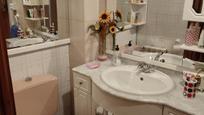 Bathroom of Flat for sale in Medina del Campo  with Heating