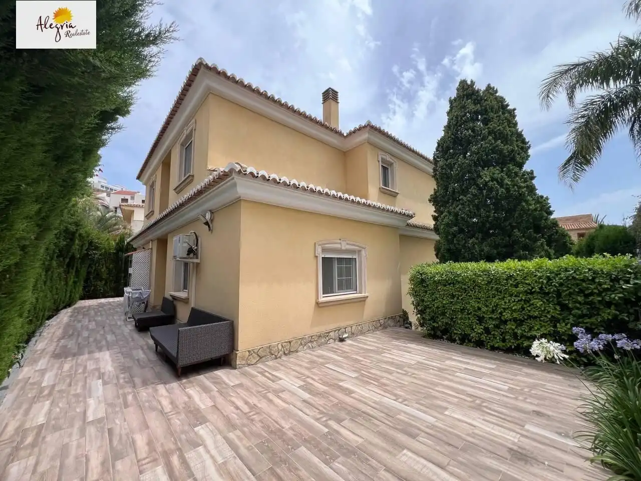 Vista exterior de Casa o chalet en venta en Cullera con Aire acondicionado, Calefacción y Jardín privado