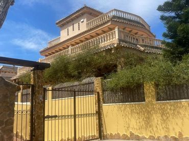 Maison mitoyenne avec piscine à vendre à El Edén
