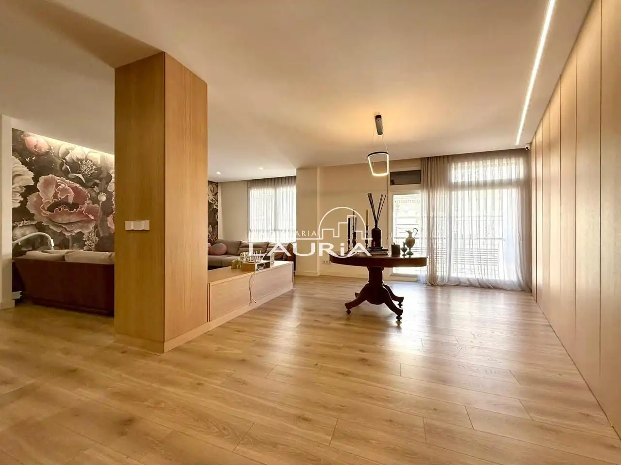 Exterior view of Flat for rent in Valencia  with Air Conditioner, Parquet flooring and Furnished