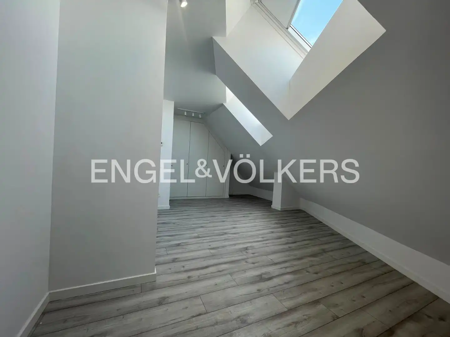 Habitación de Dúplex de alquiler en Pozuelo de Alarcón con Aire acondicionado, Calefacción y Terraza