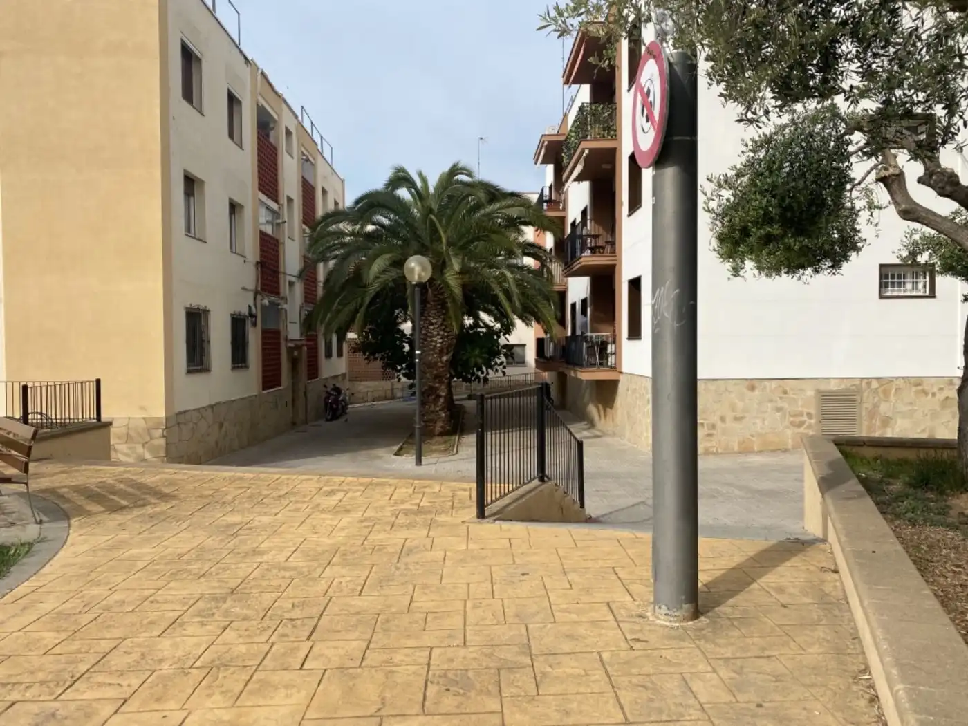 Vista exterior de Local en venda en Sitges