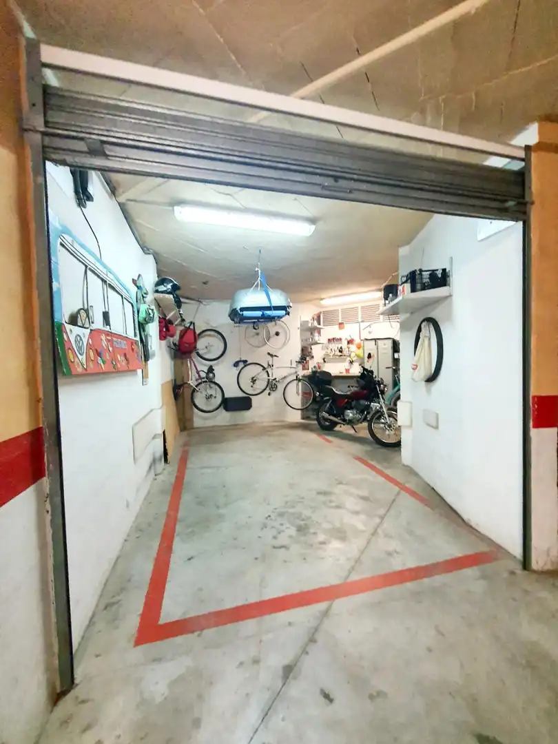 Houses for sale in  Palma de Mallorca  with Air Conditioner, Parquet flooring and Furnished