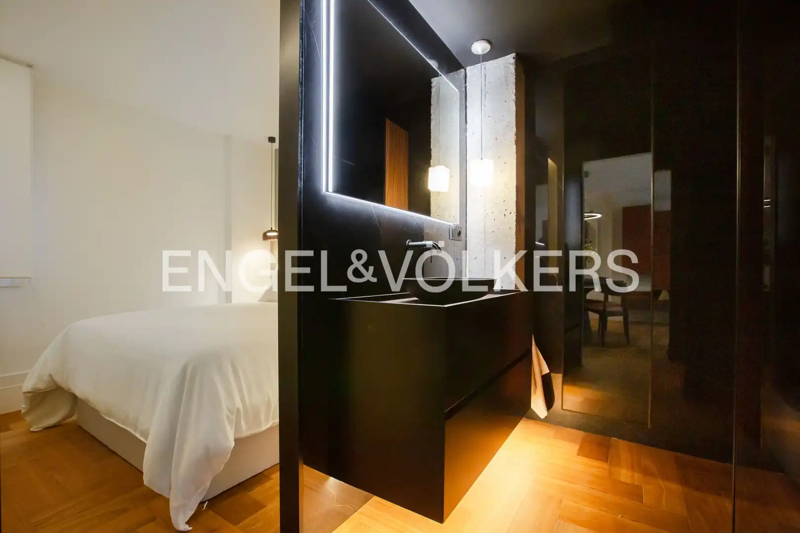 Bathroom of Flat for sale in Bilbao   with Heating, Parquet flooring and Terrace