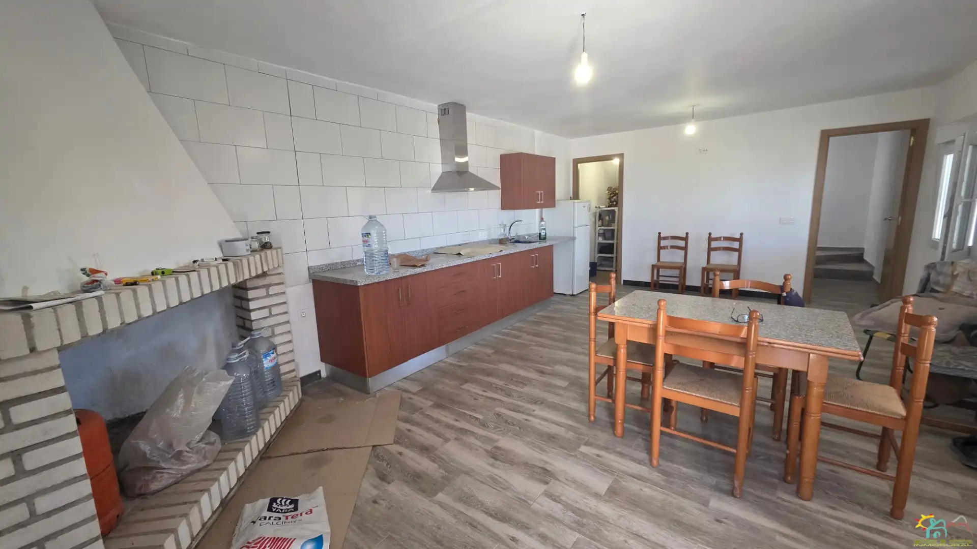 Cuina de Finca rústica en venda en Íllar amb Jardí privat, Terrassa i Moblat