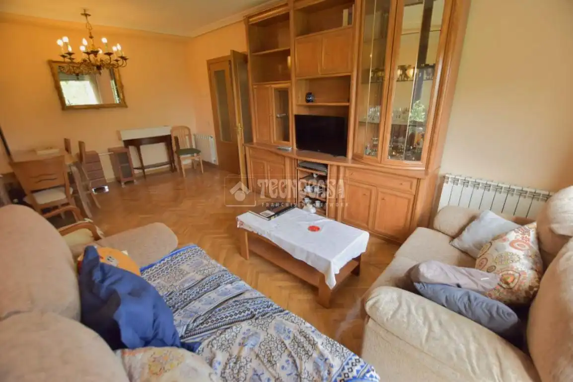 Living room of Flat for sale in Getafe  with Air Conditioner, Heating and Parquet flooring