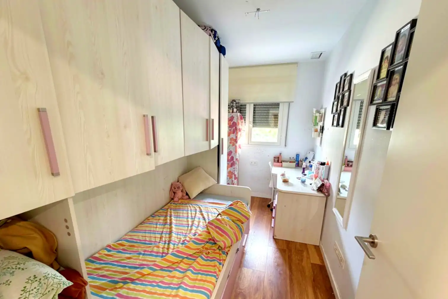 Bedroom of Flat for sale in El Prat de Llobregat  with Air Conditioner, Parquet flooring and Terrace