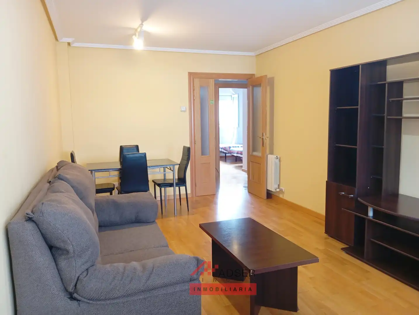 Sala de estar de Piso en venta en Lardero con Calefacción, Parquet y Trastero